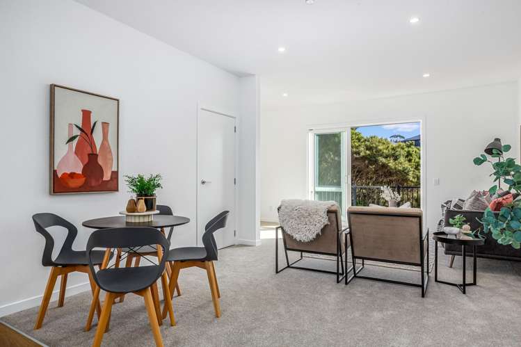 1-63 Harbour View Drive Whitby_35