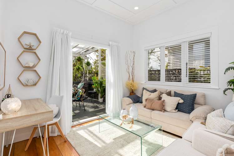 83 Golf Road New Lynn_5