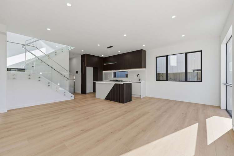 17 & 23 Wira Lane Silverdale_6
