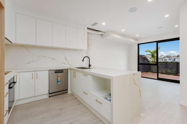2/73 Te Taruna Drive Milldale_1