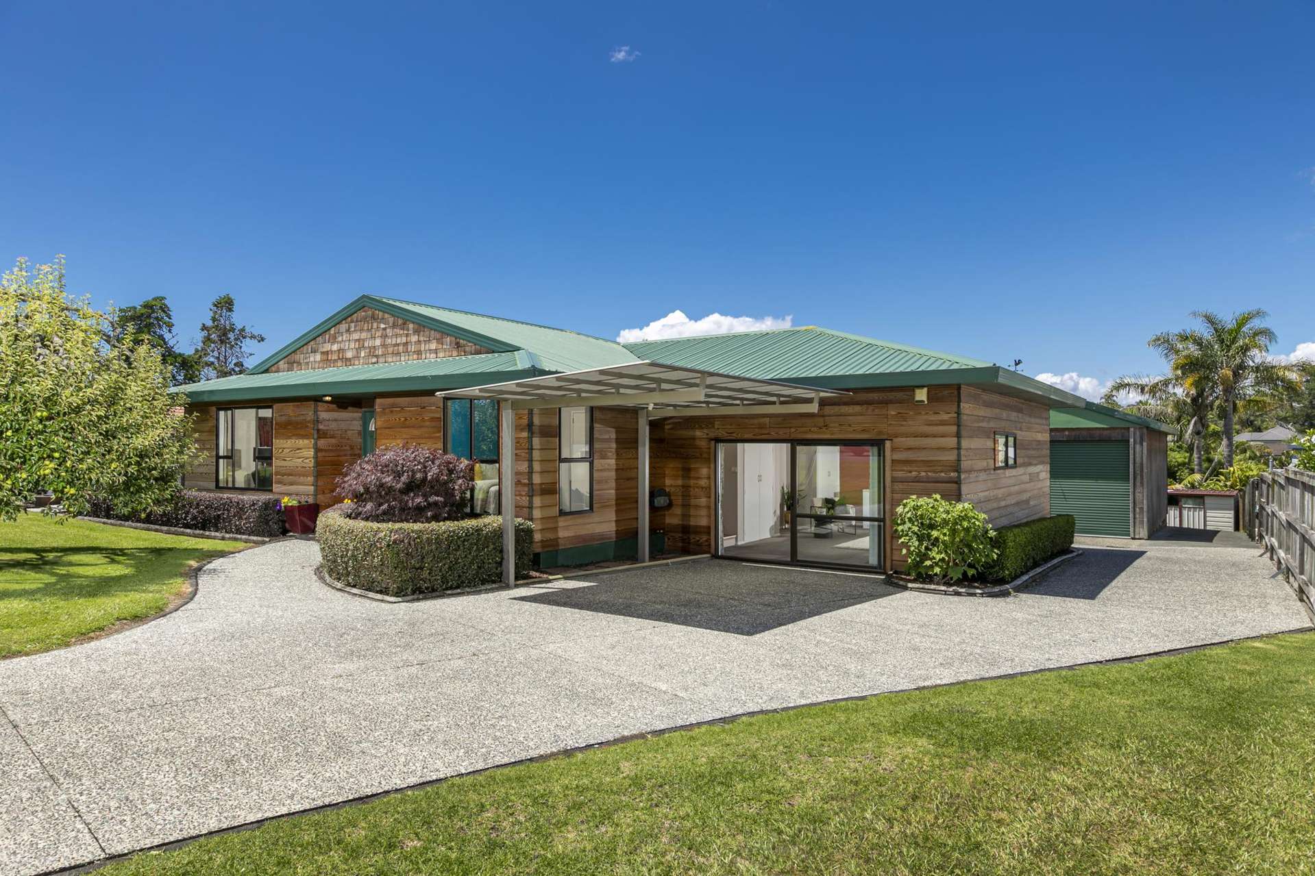 11 Windfall Grove Greenhithe_0