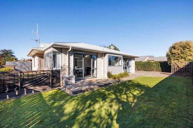 2 Pinedale Parade Milson_11