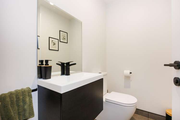 196 Pacific Drive Fitzherbert_18