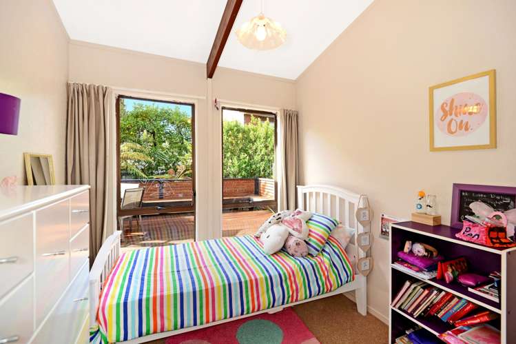 2/180 Henderson Valley Road Henderson_20