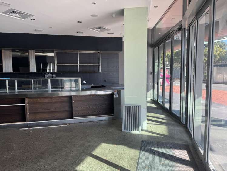 110 Customs Street West City Centre_11