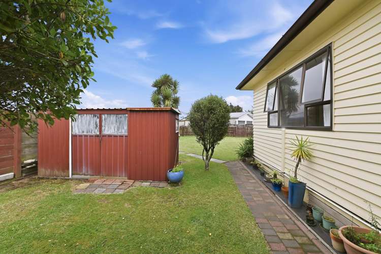 15 Mahanga Road Fairy Springs_17