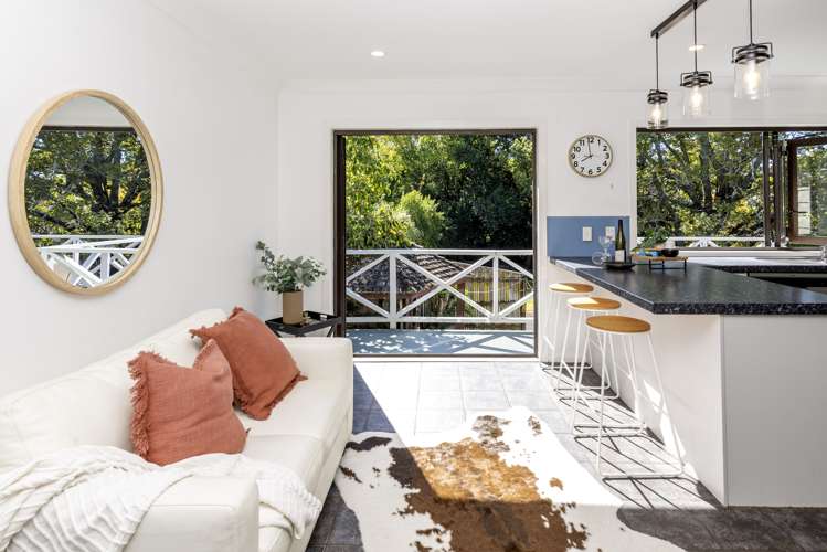 62a Uxbridge Road Mellons Bay_6