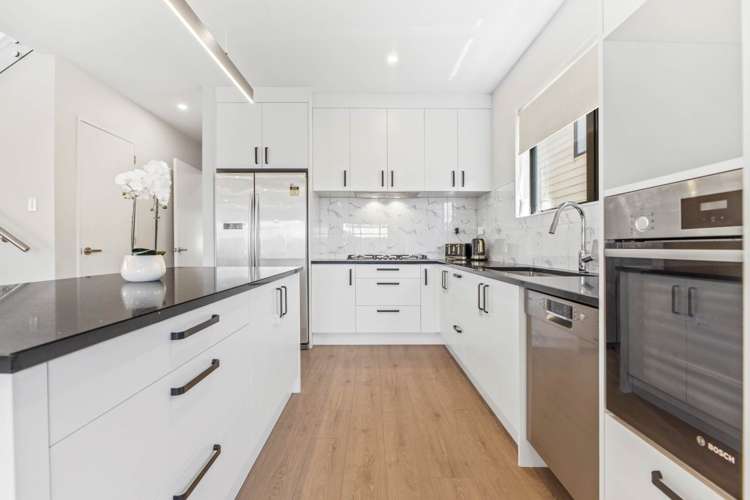 62 Tir Conaill Avenue Flat Bush_1