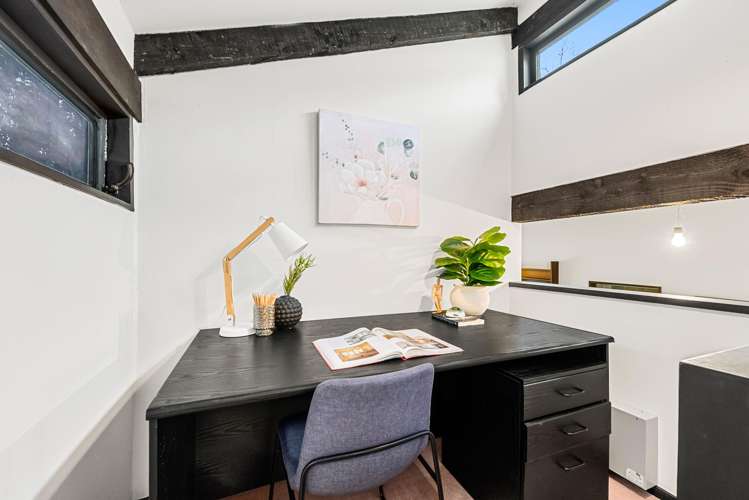 8 Freemans Way Pinehaven_15