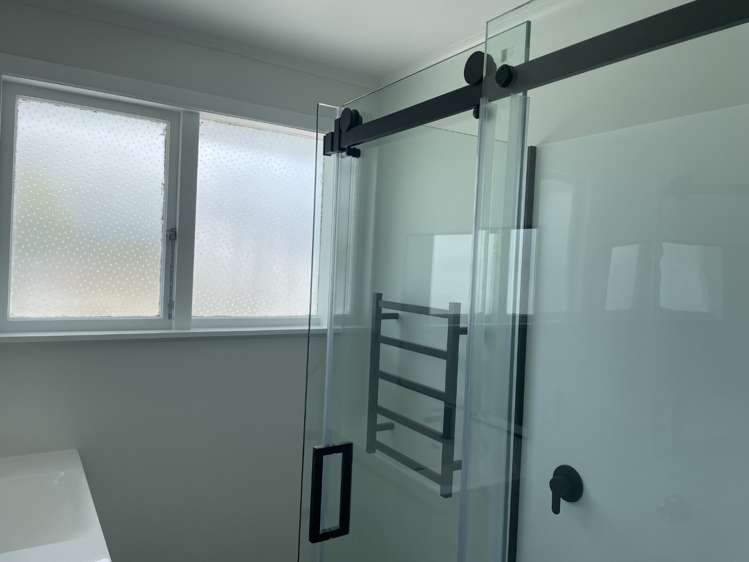 702A Dennett Street 10487_10