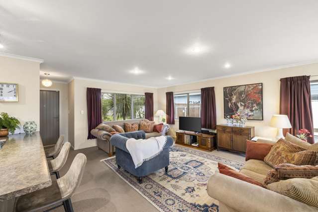 108 Solway Crescent Solway_2
