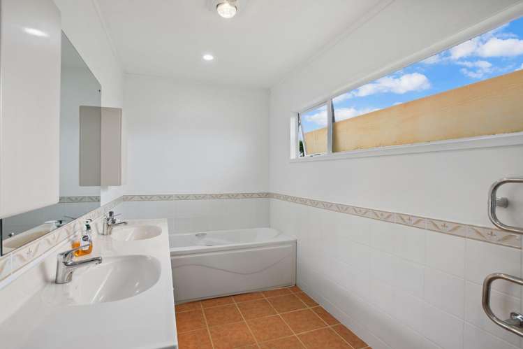 9 Newham Place Henderson_35