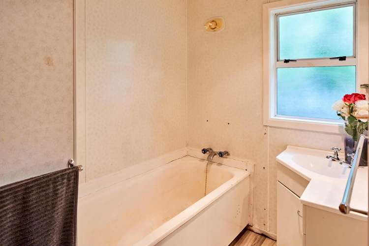 72 Hair Street Wainuiomata_12