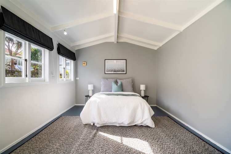 65 Old Lake Road Narrow Neck_16