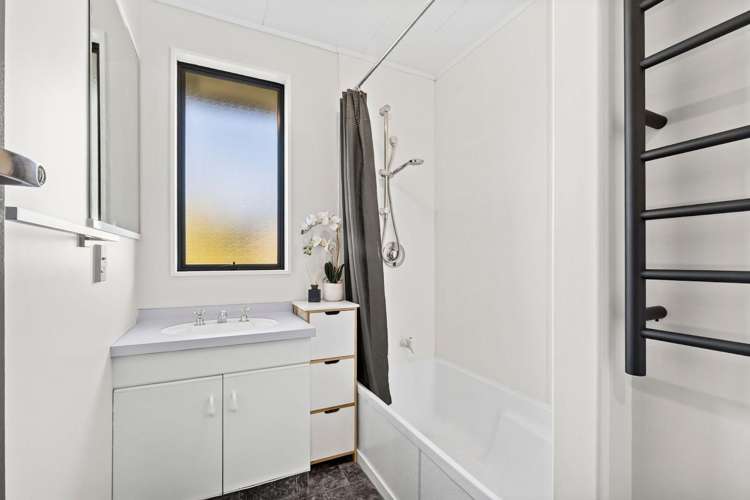 1 Rintoul Place Brightwater_6
