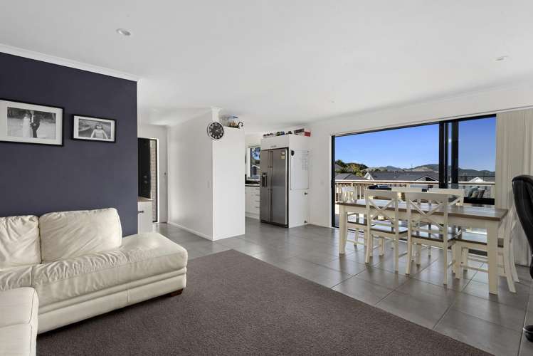 76 Pebble Beach Boulevard Te Kamo_1