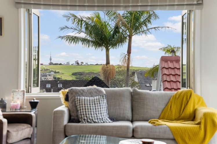 2/33 Ronaki Road Mission Bay_18