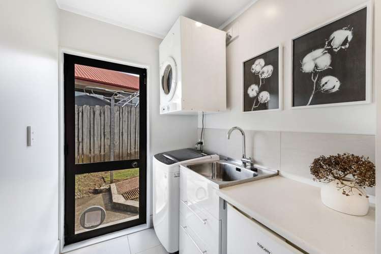 7 Pinewood Grove Botany Downs_25