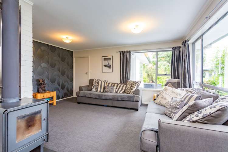 49 Kathleen Crescent Hornby_5