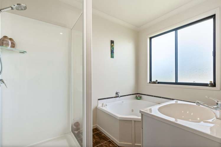 818 Horseshoe Bush Road Waitoki_18