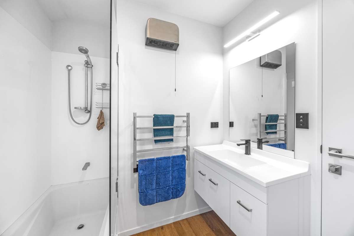 23 Royal Way_5