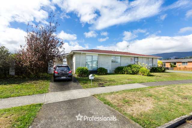 2/12 Tacoma Drive Totara Park_1
