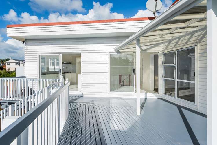 3 Clematis Avenue Murrays Bay_16