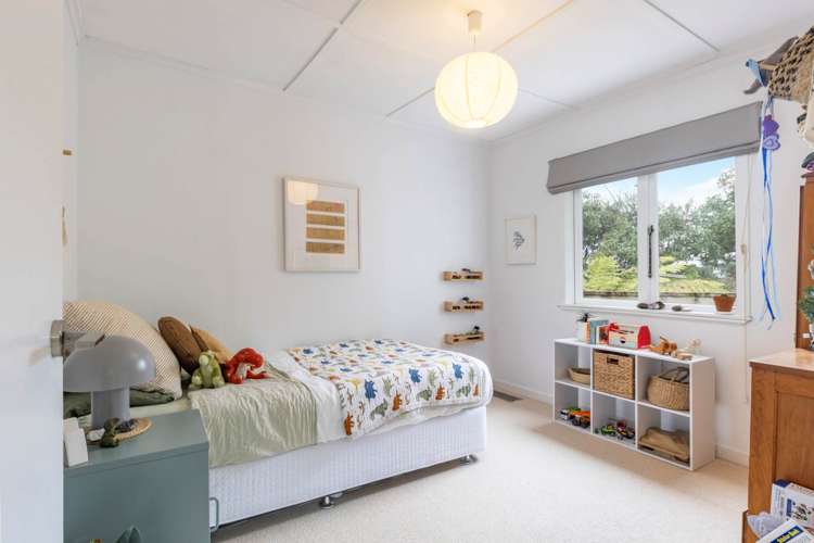 15 Laingholm Drive Laingholm_13