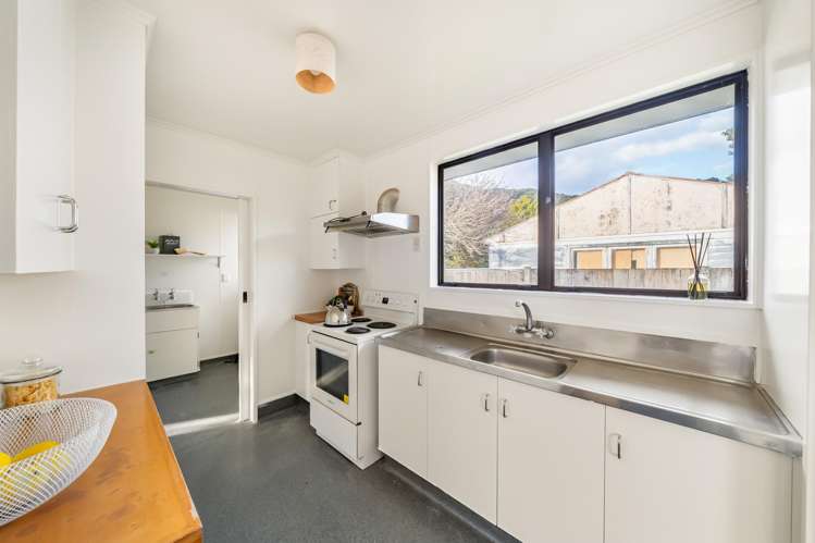 193a Whites Line East Waiwhetu_9