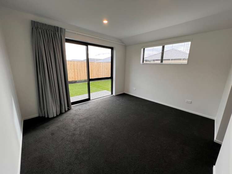 13 Sandhill Drive 11103_11