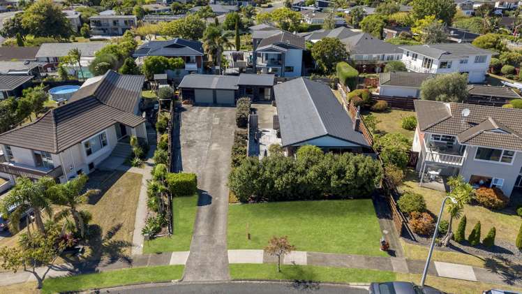 6 Fielding Crescent Farm Cove_24