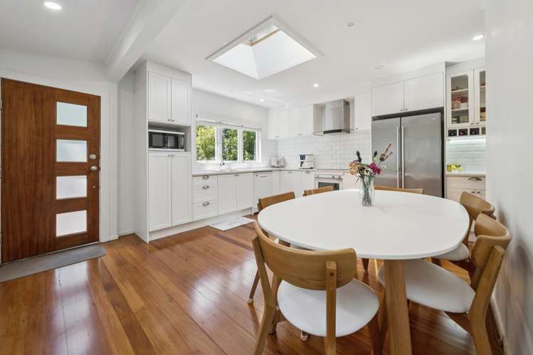 8 Arama Avenue Titirangi_7