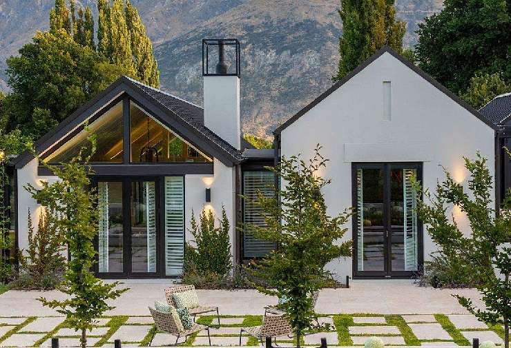 11 Stanley Point Road, in Auckland's Devonport, is on the market.  Photo / Supplied