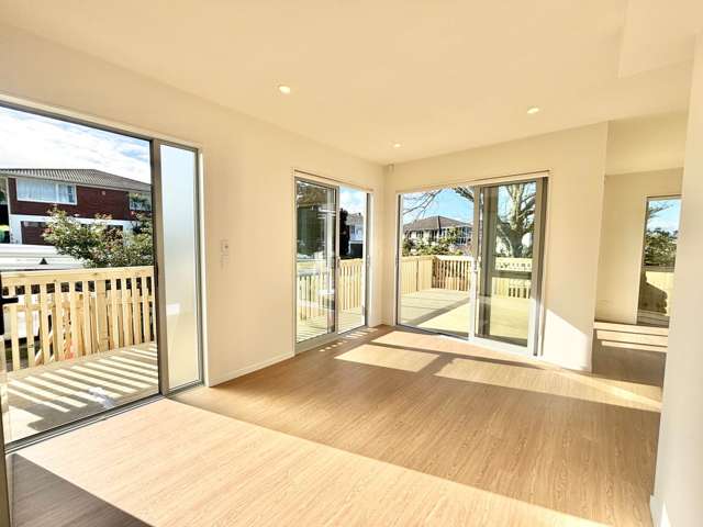 1/8 Imatra Place Sunnyhills_4
