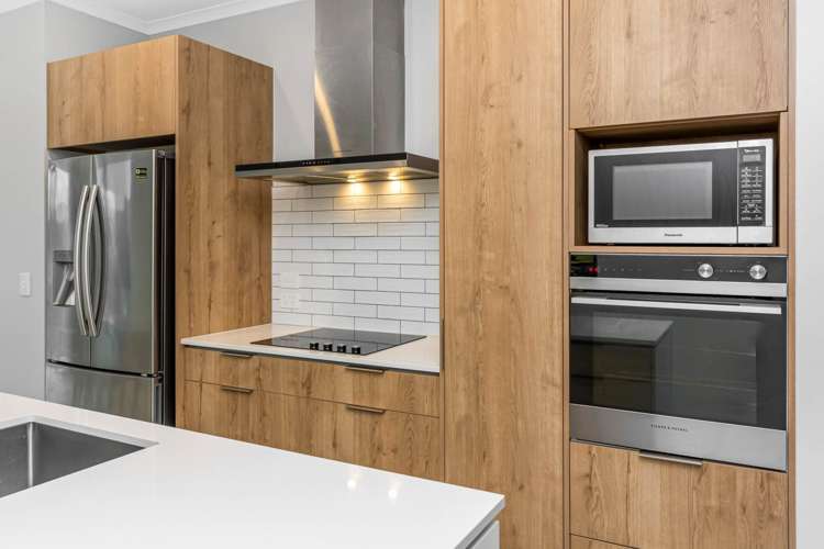 9 Koura Drive Red Beach_6