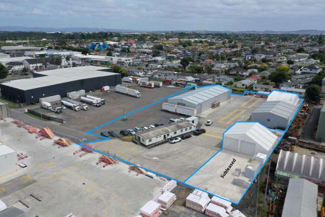 Quality yard with warehouse/office