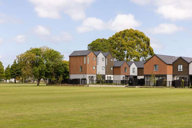 7 Malaga Crescent Harewood_1