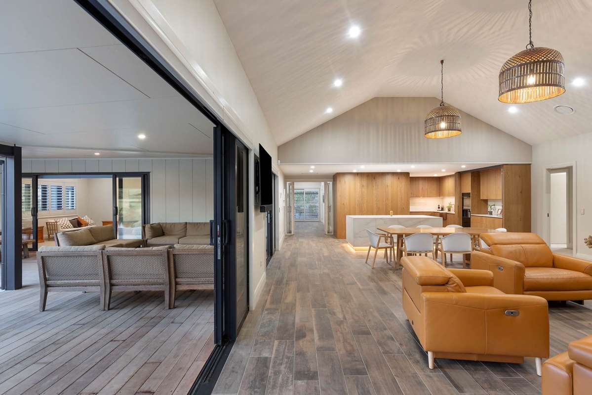 1565 Great South Road_5