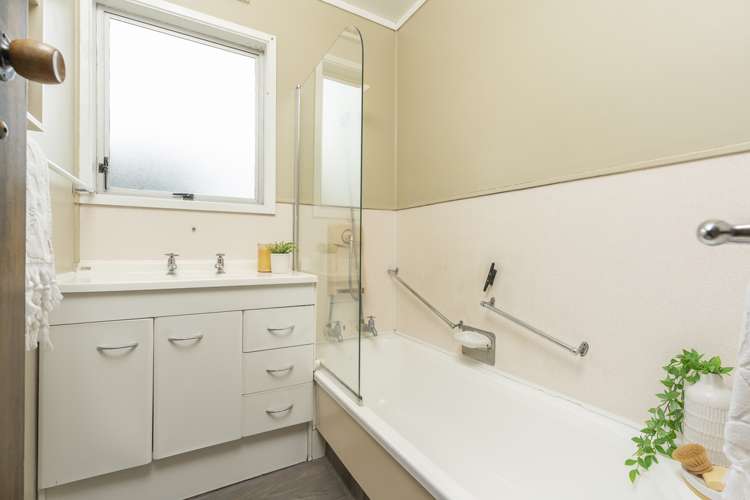 74 Paramount Parade Tikipunga_13