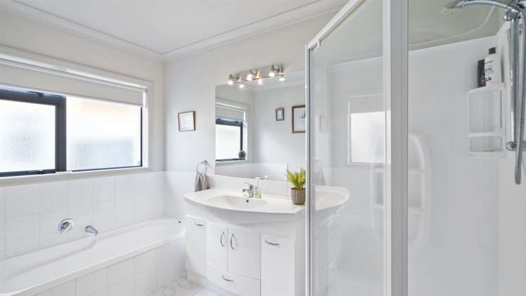 1 Bellbird Rise Pyes Pa_14