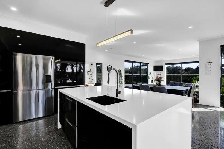 6 Pebble Beach Court Waiwhakaiho_28