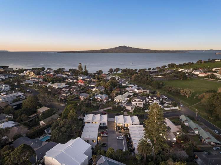 2/16 Handley Avenue Devonport_17