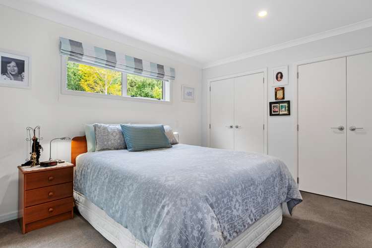 10 Furl Close Pyes Pa_6