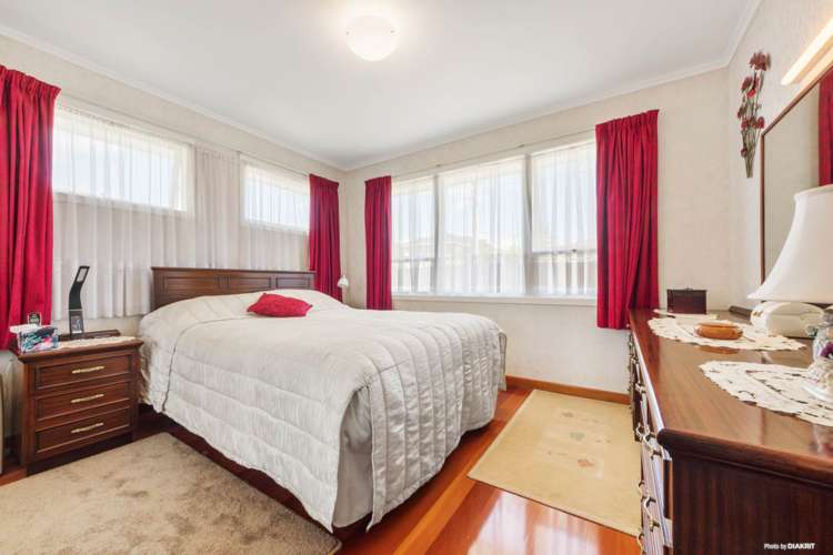 39 School Road Te Atatu South_11