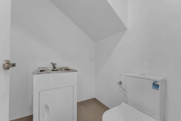 24 Rauemi Way Te Atatu South_11