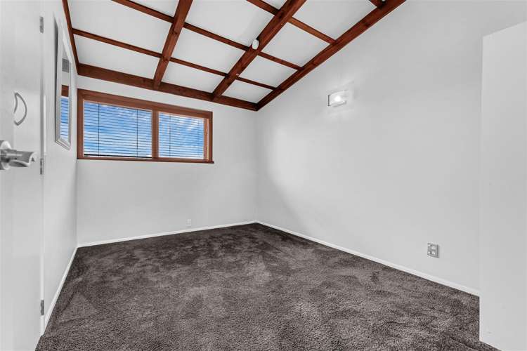 35 Kimber Hall Avenue Mount Roskill_12