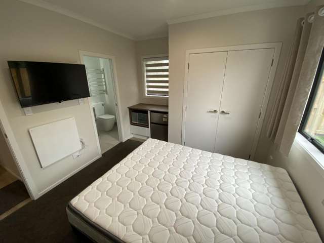 2A/19 Hibiscus Avenue Hamilton Lake_1