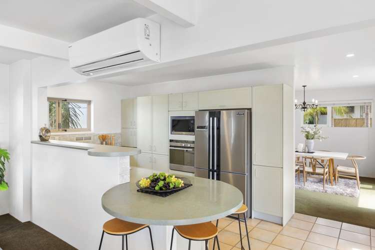 825 Beach Road Browns Bay_12