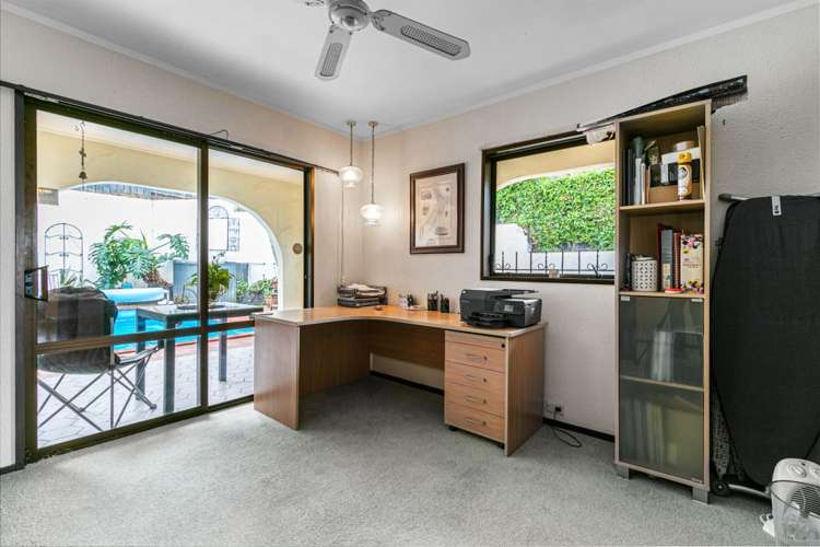 3/2 Beach Road Castor Bay_12