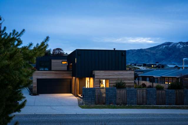 251 Aubrey Road Wanaka_1